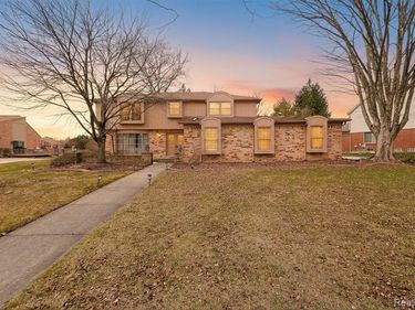 29801 Deer Run, Farmington Hills, MI 48331