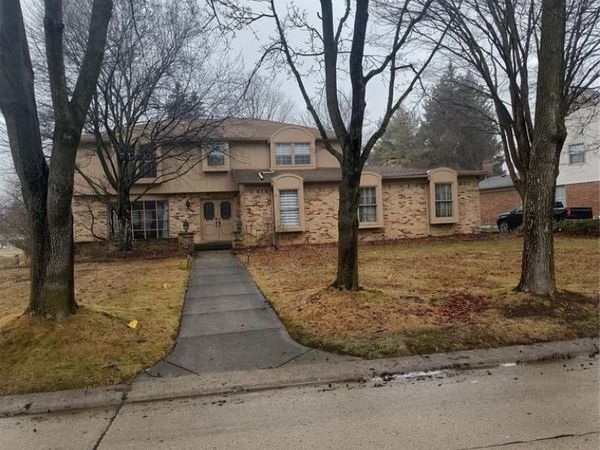 29801 Deer Run, Farmington Hills, MI 48331