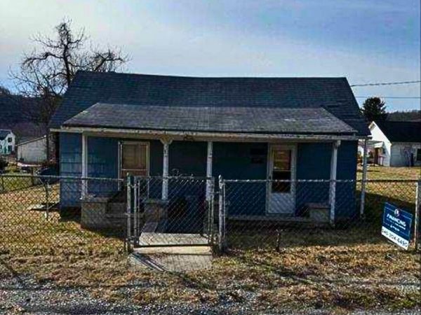 2409 2nd ST, Radford, VA 24141