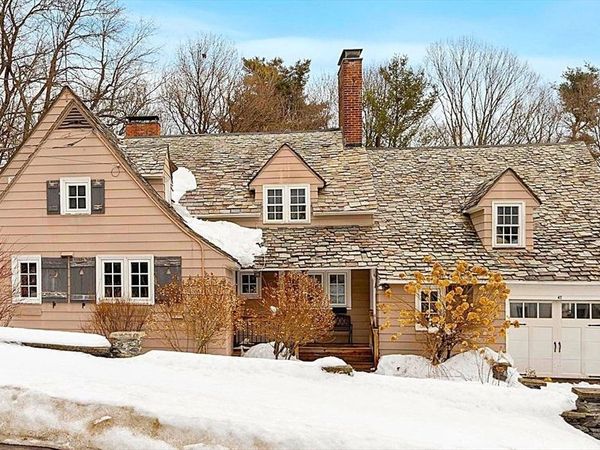 47 Bond St, Fitchburg, MA 01420