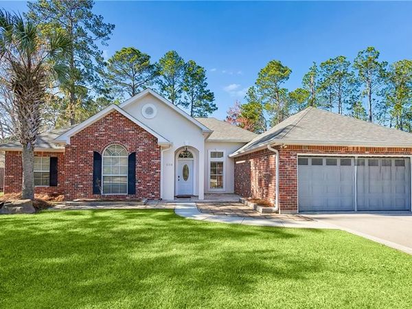 528 HOMEWOOD Drive , Covington, LA 70433
