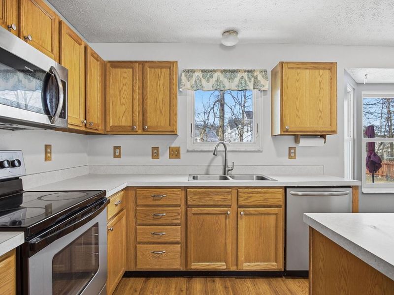 9152 Longstone Drive, Lewis Center, OH 43035 Photo 11