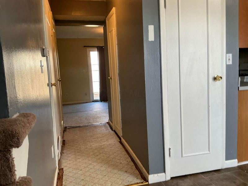 129 Beacon Run W, Unit 21C, Columbus, OH 43228 Photo 4