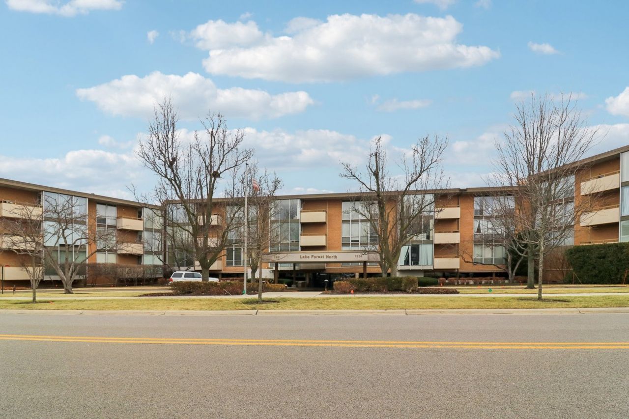 1301 N Western Avenue, Unit 307, Lake Forest, IL 60045 Main Photo