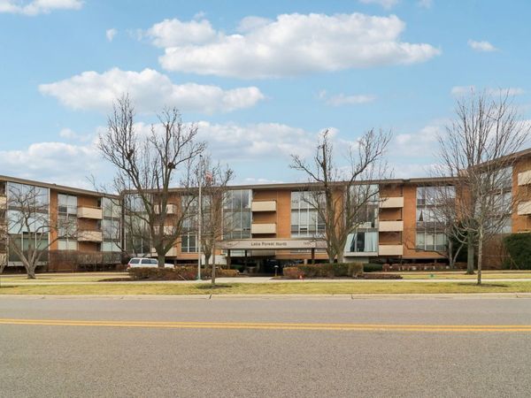 1301 N Western Avenue, Unit 307, Lake Forest, IL 60045