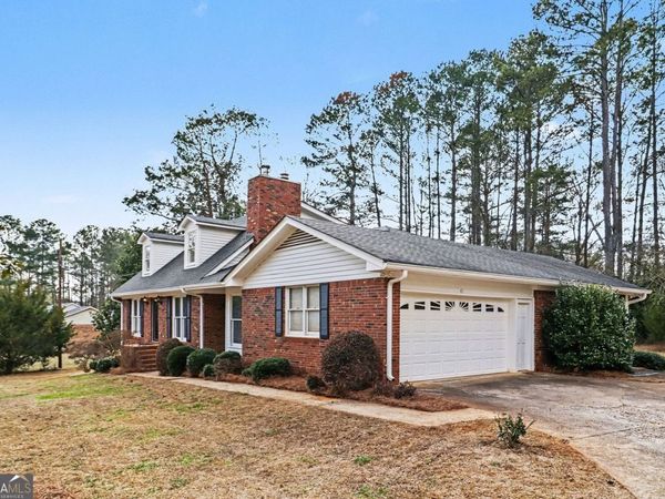 42 Camellia Circle, Newnan, GA 30263