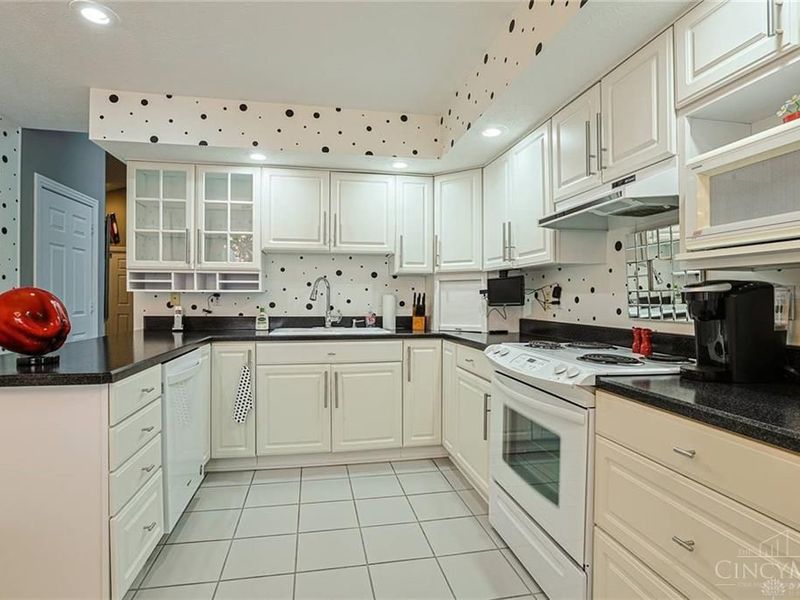 735 Chaucer Lane, Tipp City, OH 45371 Photo 13