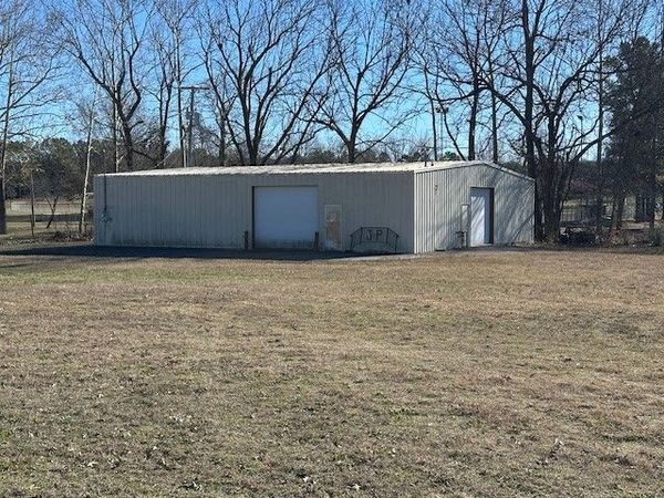 110 Park Street , Flippin, AR 72634