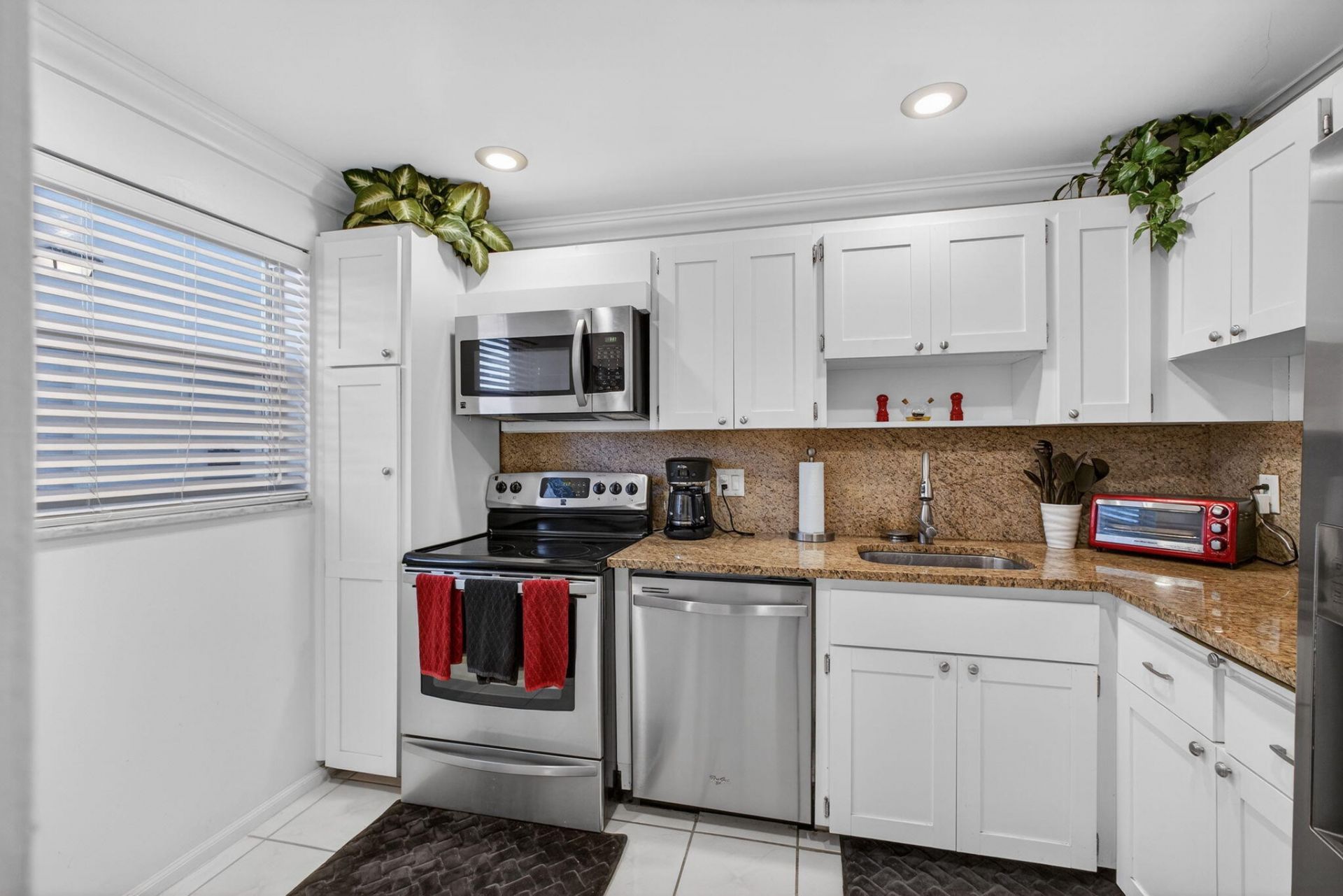 21 Yacht Club Drive, Unit 505, North Palm Beach, FL 33408 Photo