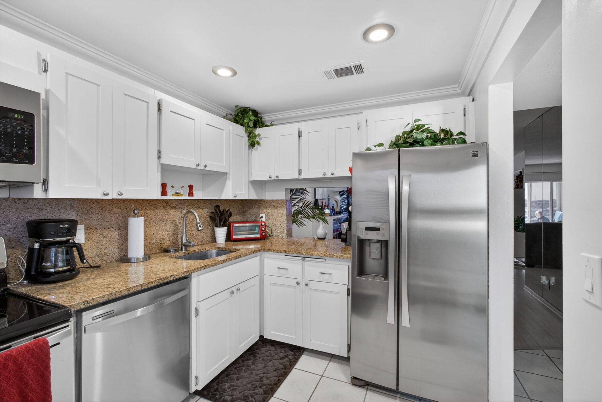 21 Yacht Club Drive, Unit 505, North Palm Beach, FL 33408 Photo