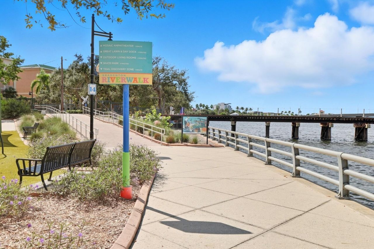 808 3rd Avenue W, Unit 111, Bradenton, FL 34205 Photo