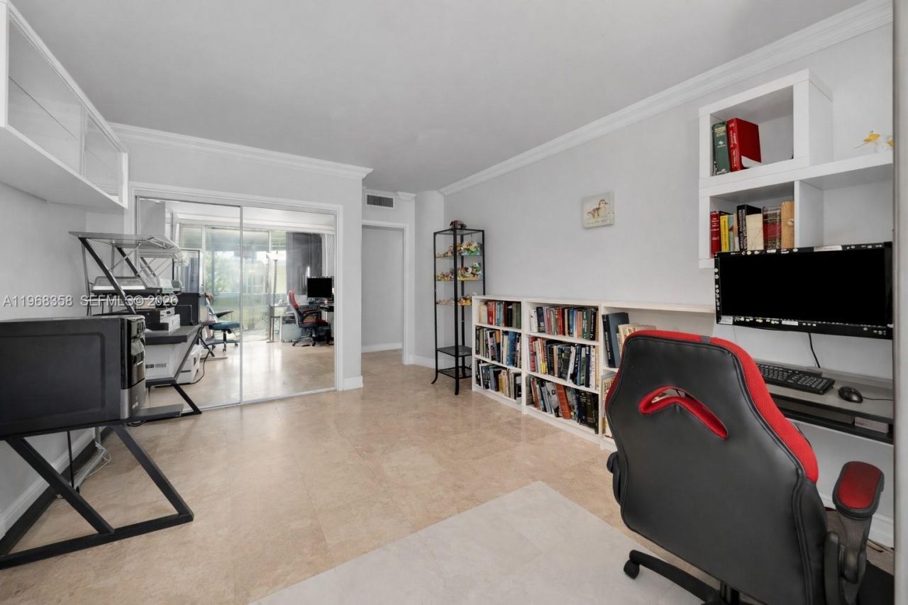 900 Bay Dr, Unit 125, Miami Beach, FL 33141 Photo