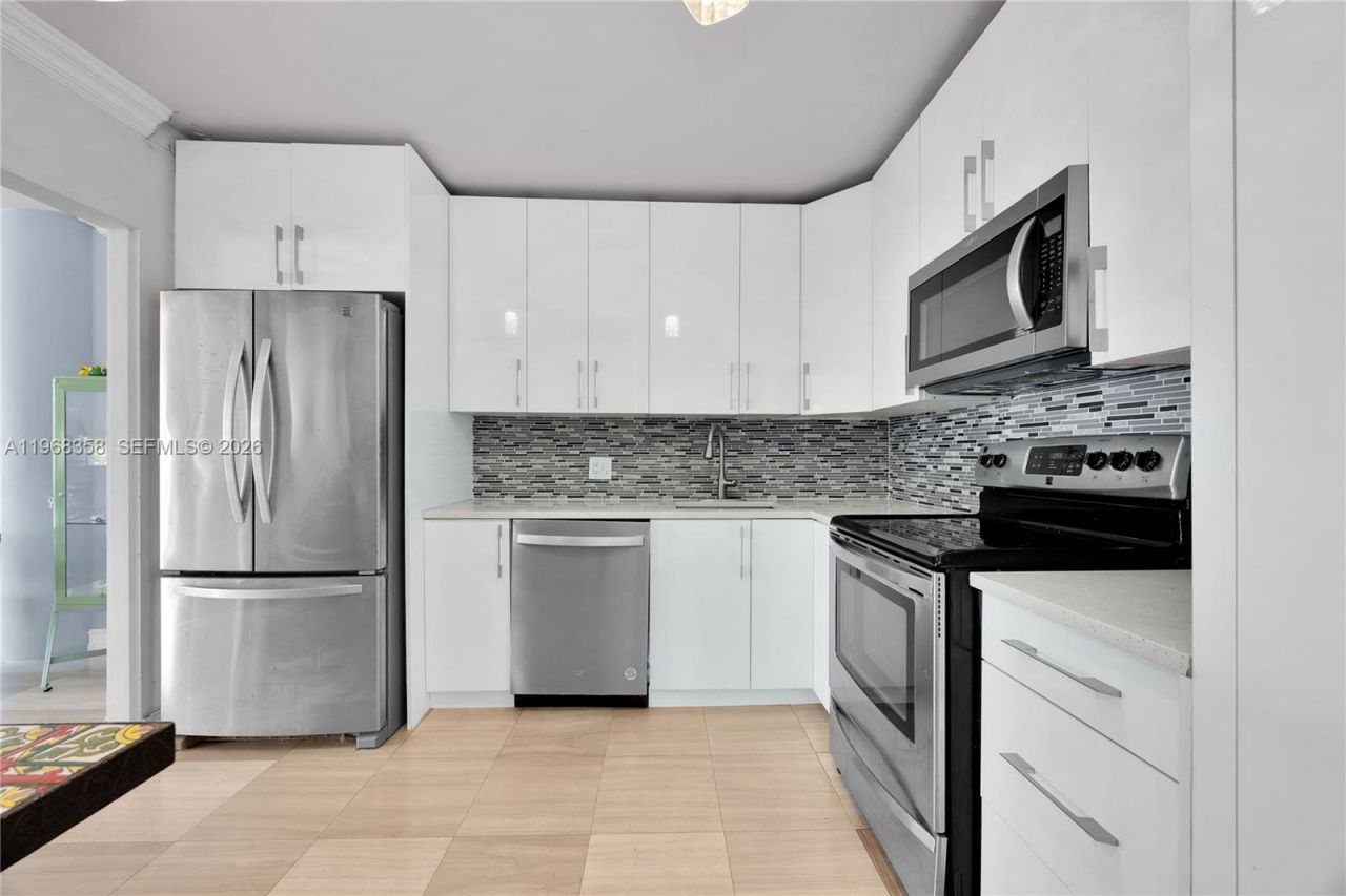 900 Bay Dr, Unit 125, Miami Beach, FL 33141 Photo