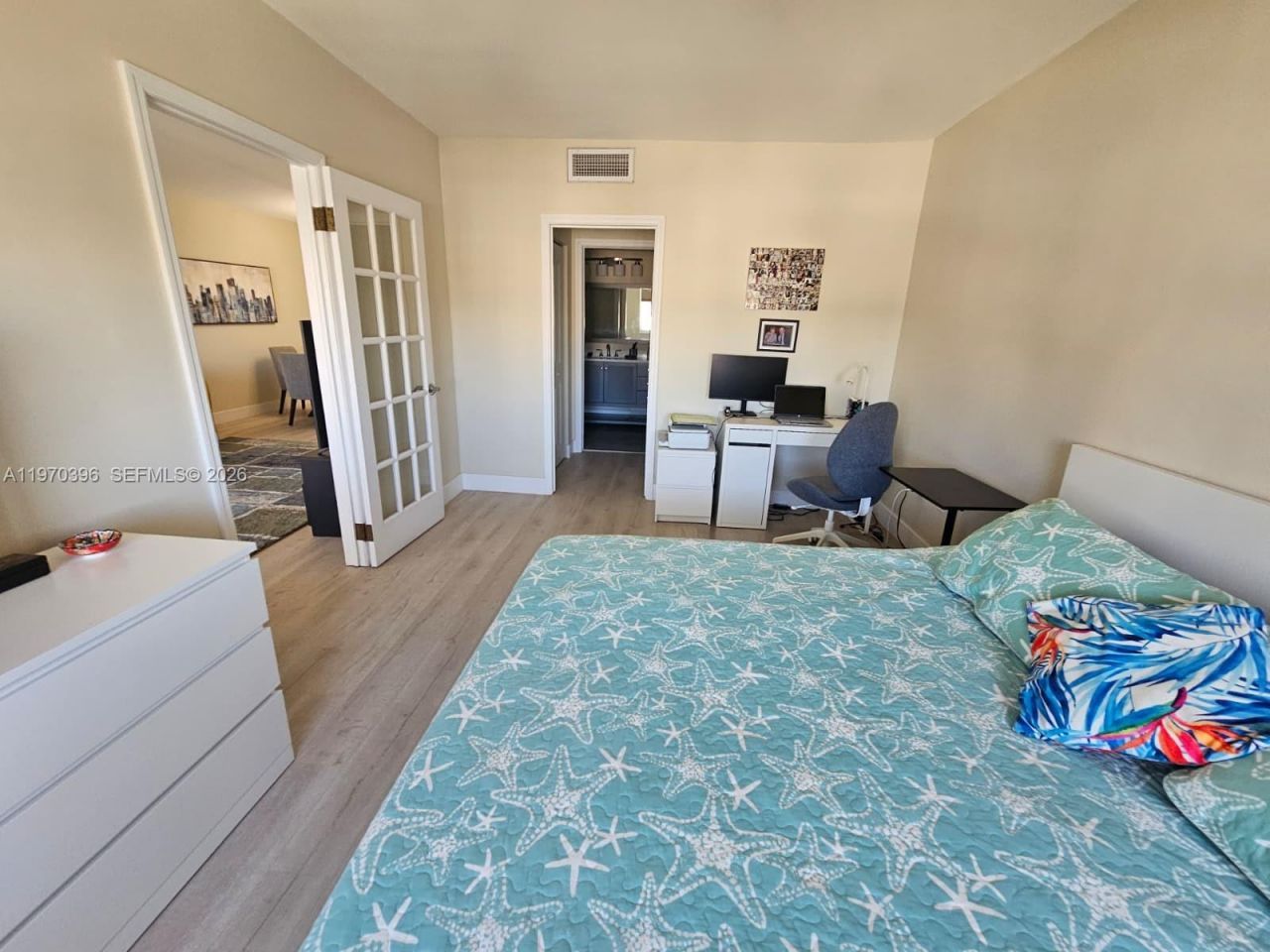 300 Bayview Dr, Unit 2101, Sunny Isles Beach, FL 33160 Photo