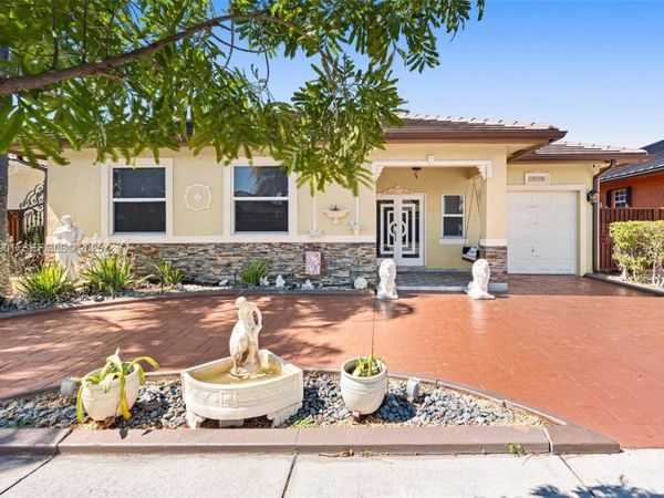 14756 NW 88th Ave , Miami Lakes, FL 33018