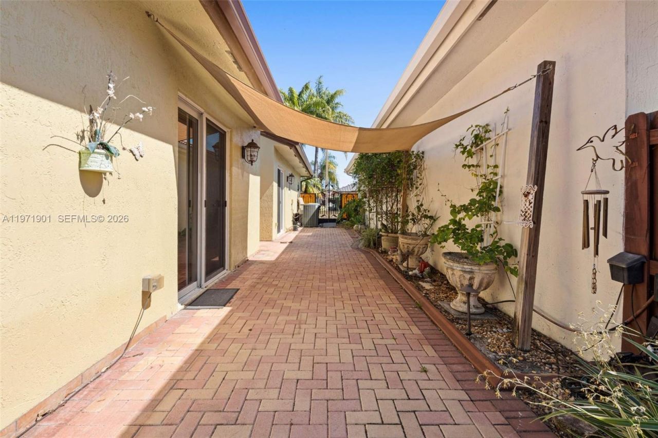 14756 NW 88th Ave , Miami Lakes, FL 33018 Photo