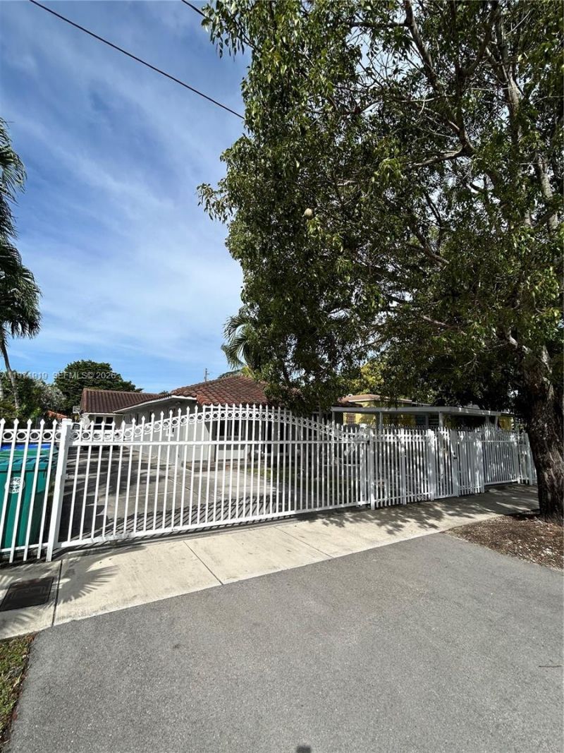 230 SW 30th Ave, Unit 230, Miami, FL 33135 Photo