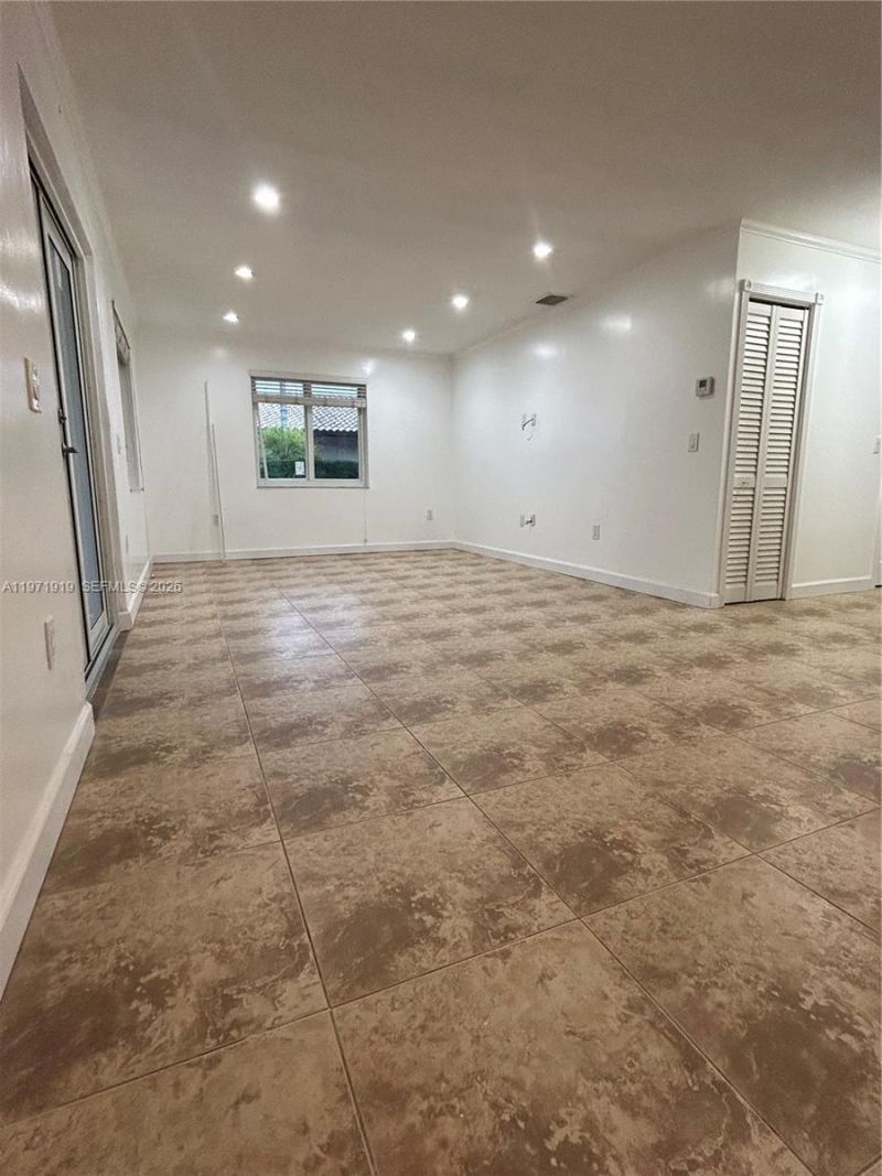 230 SW 30th Ave, Unit 230, Miami, FL 33135 Photo