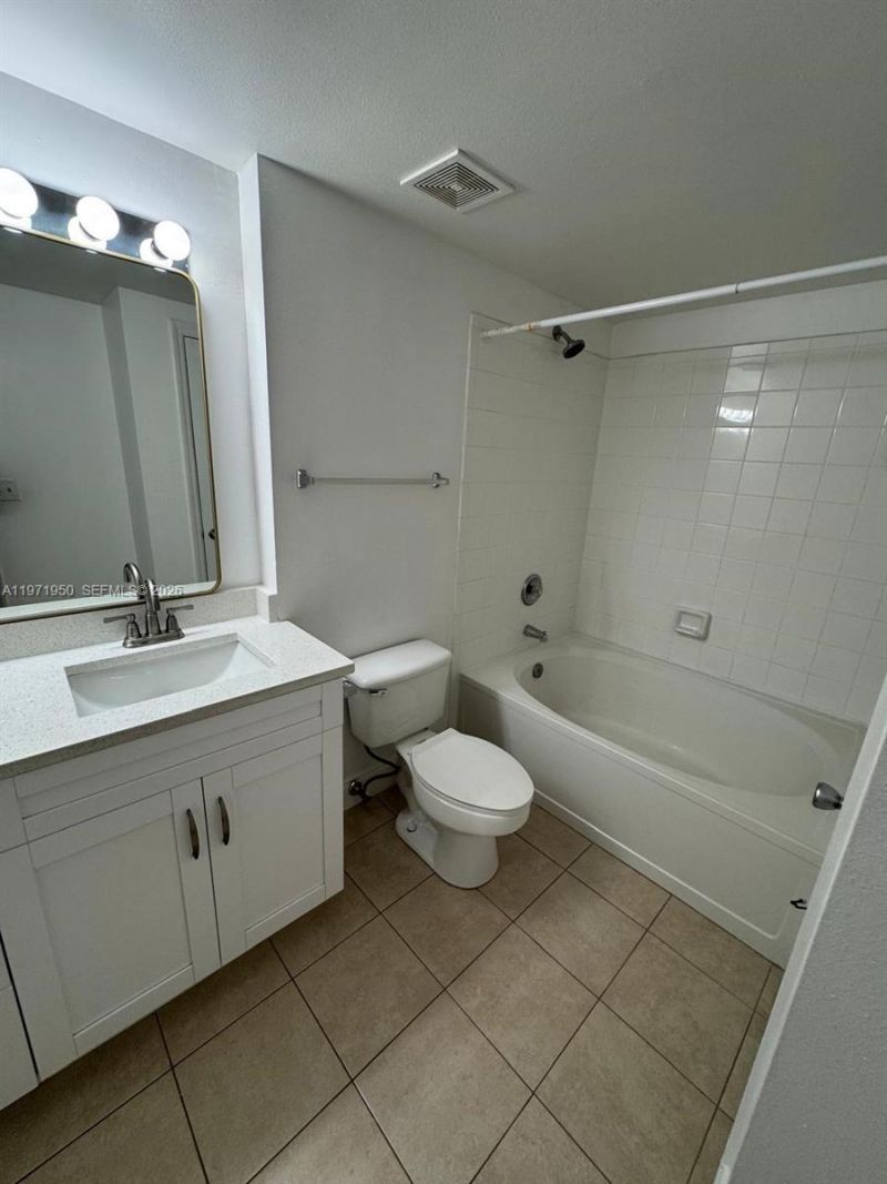 11701 SW 2nd St, Unit 5106, Pembroke Pines, FL 33025 Photo