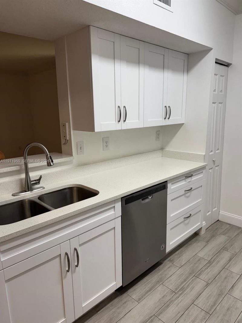 11701 SW 2nd St, Unit 5106, Pembroke Pines, FL 33025 Photo