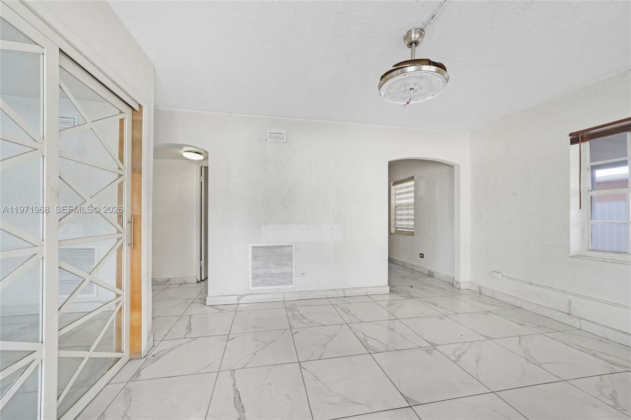 840 E 17th St , Hialeah, FL 33010 Photo