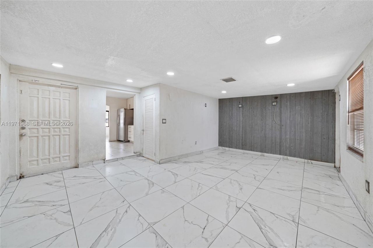 840 E 17th St , Hialeah, FL 33010 Photo