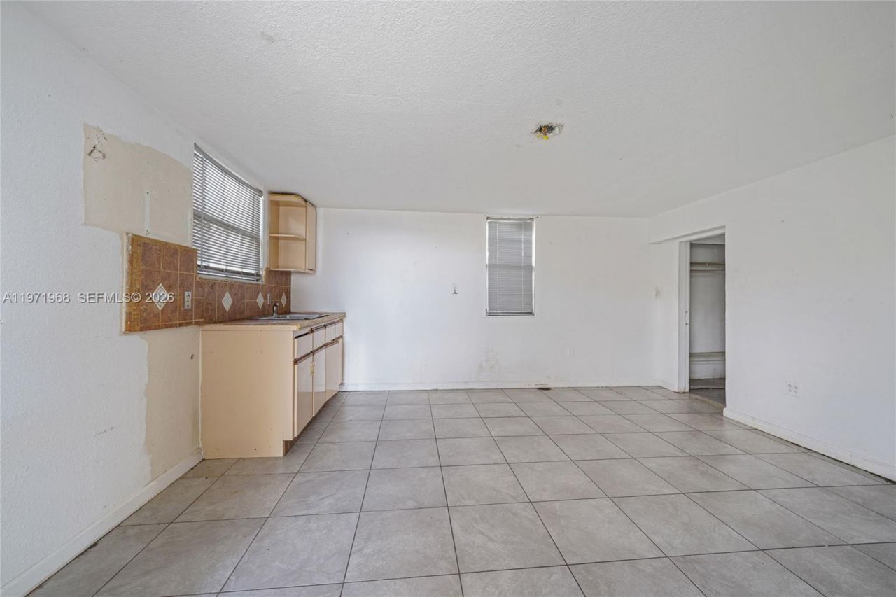 840 E 17th St , Hialeah, FL 33010 Photo