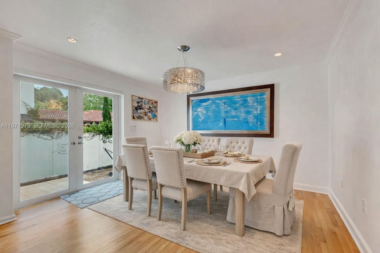 35 SW 20th Rd , Miami, FL 33129 Photo