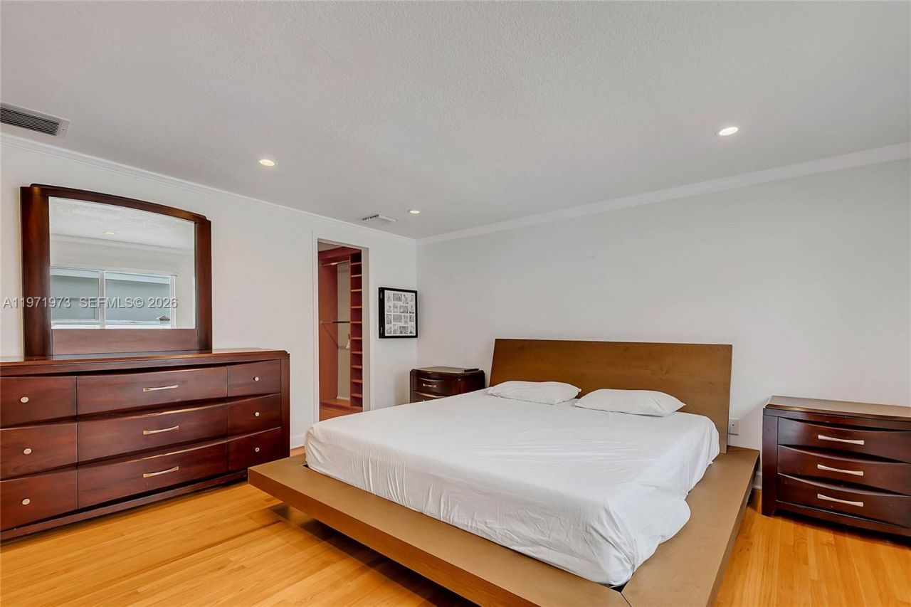 35 SW 20th Rd , Miami, FL 33129 Photo