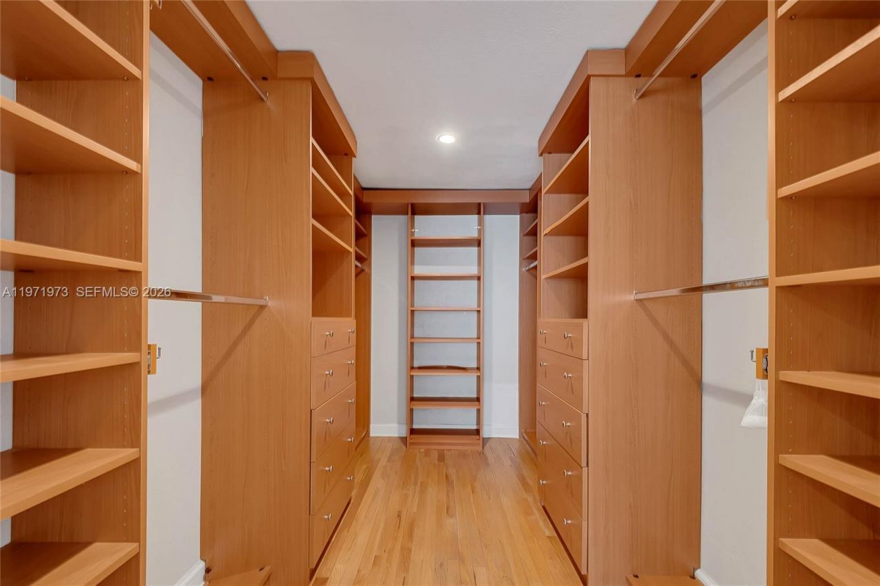 35 SW 20th Rd , Miami, FL 33129 Photo