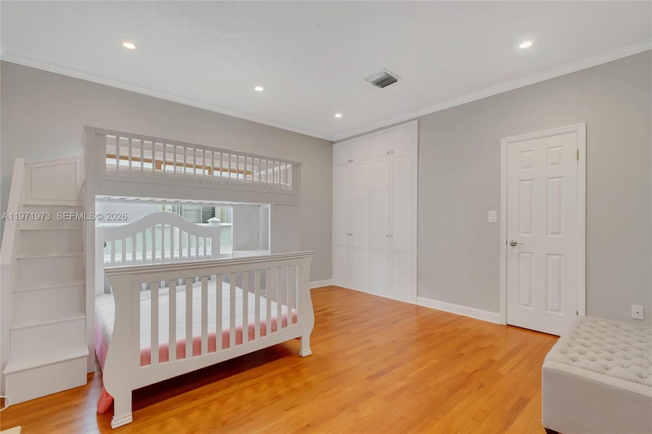 35 SW 20th Rd , Miami, FL 33129 Photo