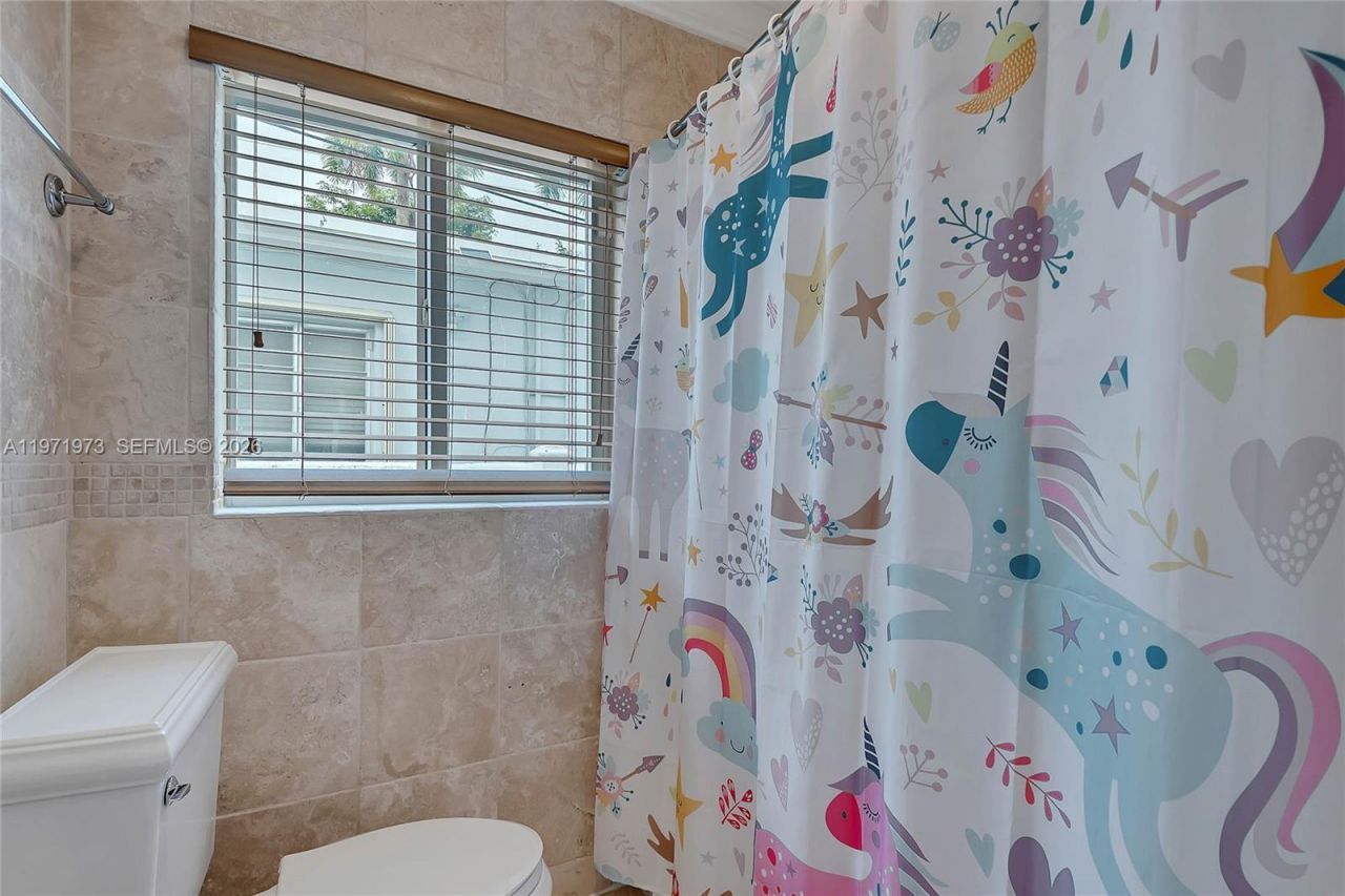 35 SW 20th Rd , Miami, FL 33129 Photo