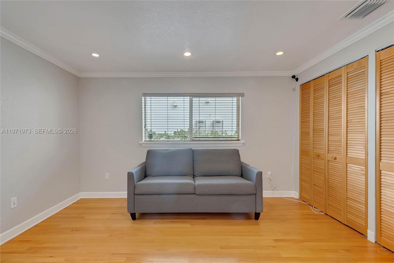 35 SW 20th Rd , Miami, FL 33129 Photo