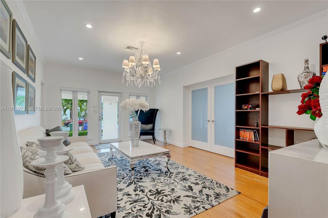 35 SW 20th Rd , Miami, FL 33129 Photo