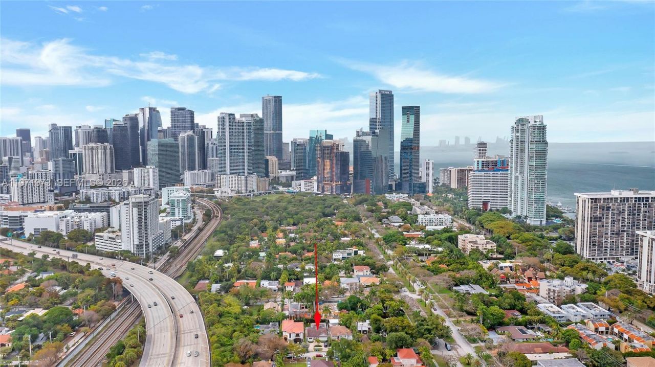 35 SW 20th Rd , Miami, FL 33129 Photo