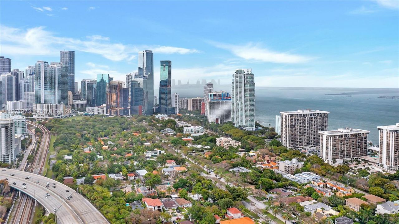 35 SW 20th Rd , Miami, FL 33129 Photo