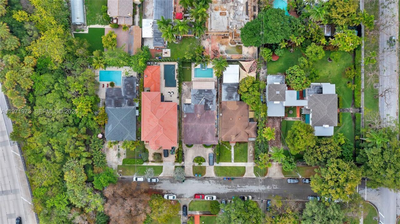 35 SW 20th Rd , Miami, FL 33129 Photo