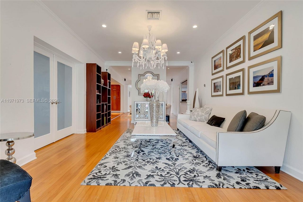 35 SW 20th Rd , Miami, FL 33129 Photo