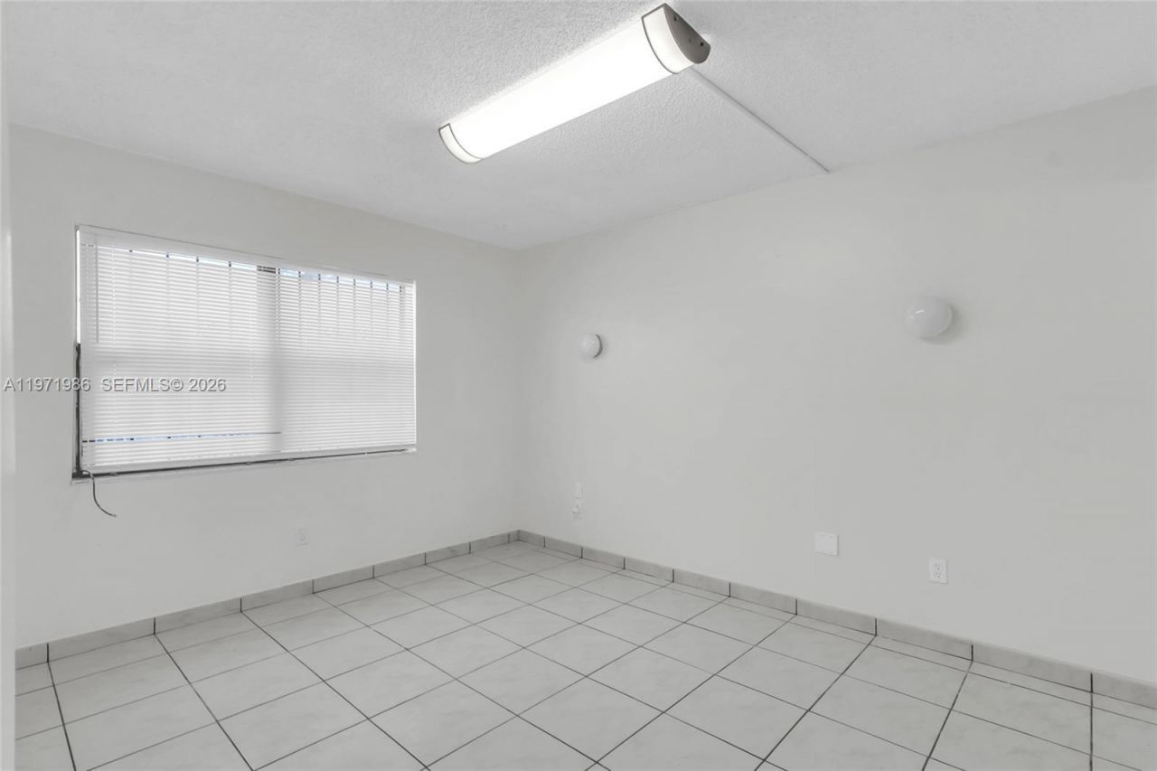 15348 SW 72nd St, Unit 23-12, Miami, FL 33193 Photo