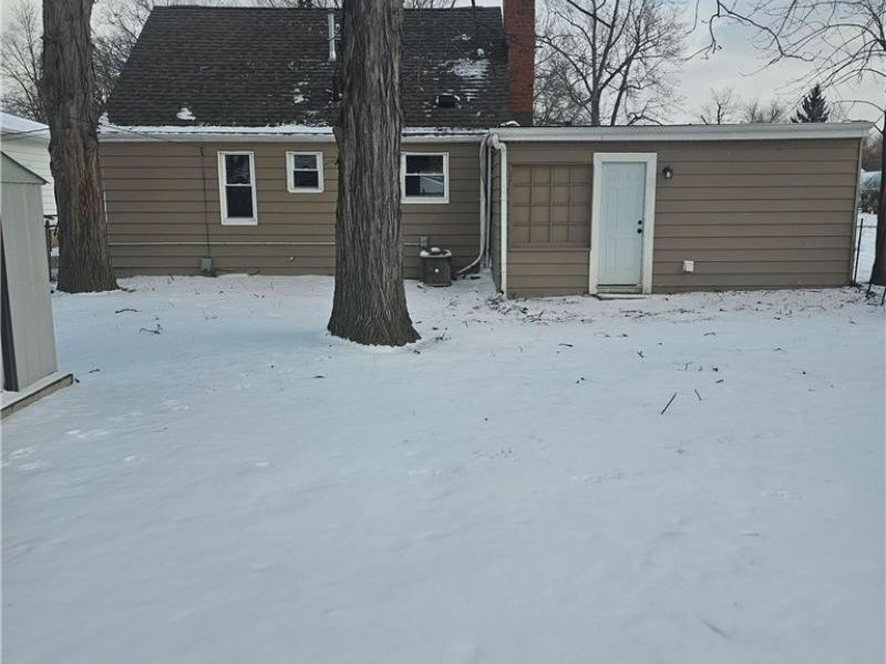 1138 E 331st Street, Eastlake, OH 44095 Photo 2