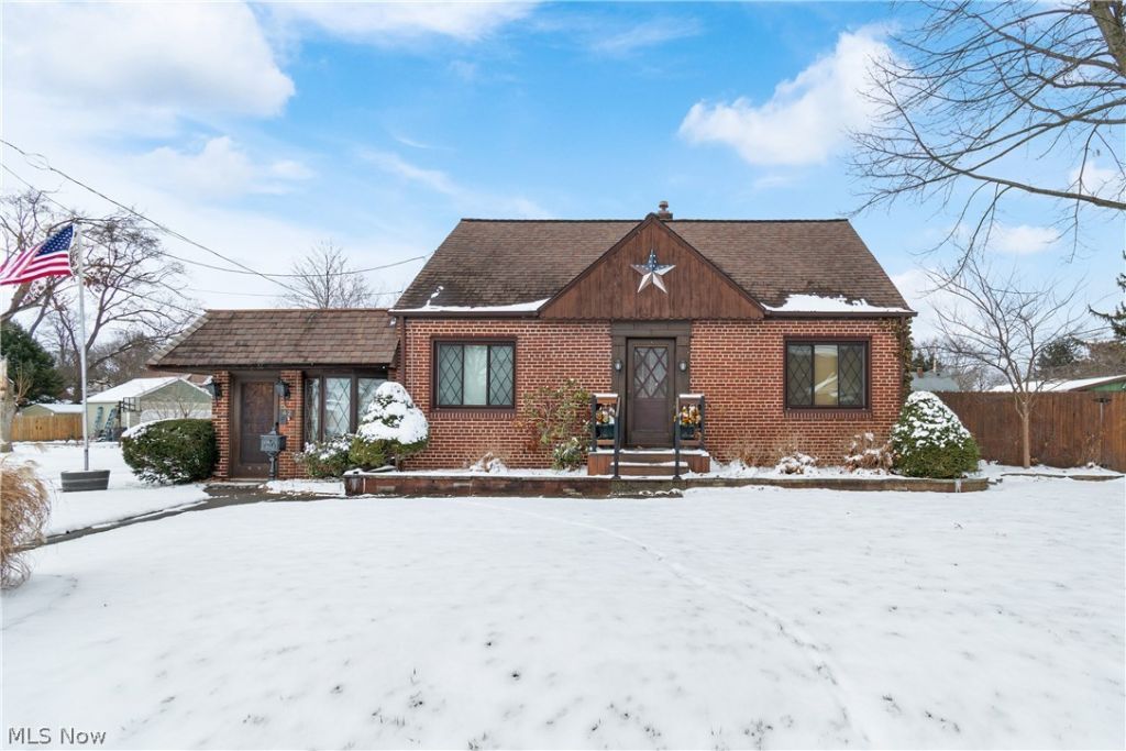 42 Woolf Avenue, Akron, OH 44312 Main Photo