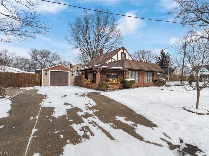 42 Woolf Avenue, Akron, OH 44312 Photo 2