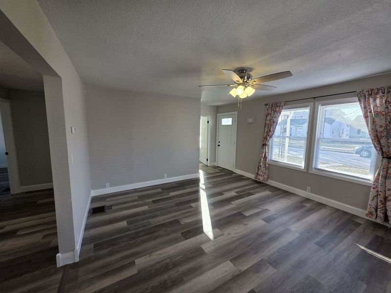 806 Oliver Street, Saint Marys, OH 45885 Photo 2