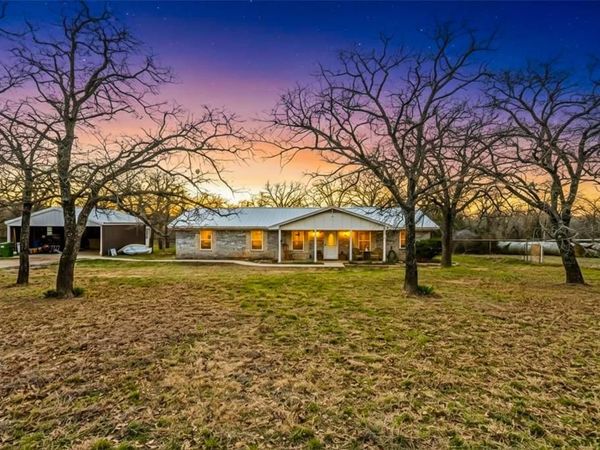 241 County Road 3689 , Paradise, TX 76073