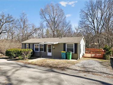2209 S Hawthorne Avenue, Independence, MO 64052