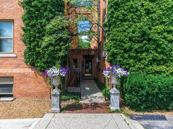 327 SOUTHFIELD RD UNIT 1, Birmingham, MI 48009