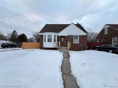 19605 Kelly Road, Detroit, MI 48225