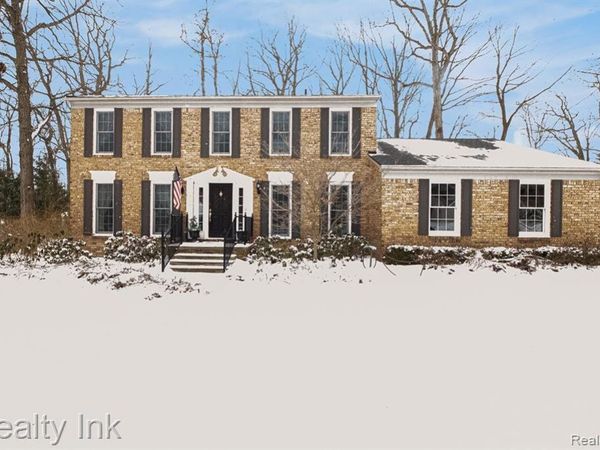 1636 Kilburn Road N, Rochester Hills, MI 48306