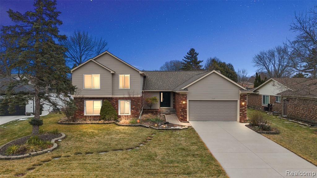 39254 E Royal Doulton Boulevard, Clinton Township, MI 48038 Main Photo