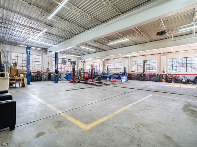 208 E Lincoln Way, Lisbon, OH 44432 Photo 4